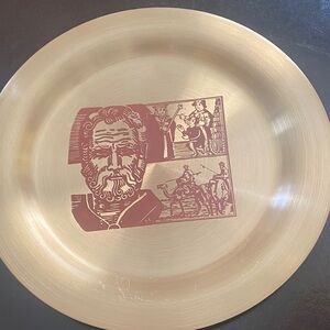 Elegant Gold Decorative Plate